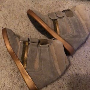BCBGeneration shoe booties w/velcro straps. Earth times & bronzed NEW